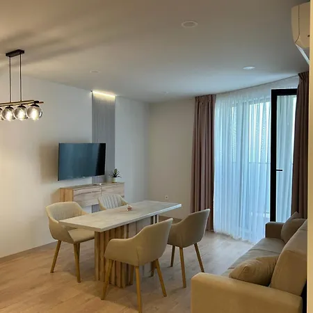 Skyline 44 Apartment