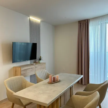 Skyline 44 Apartment *